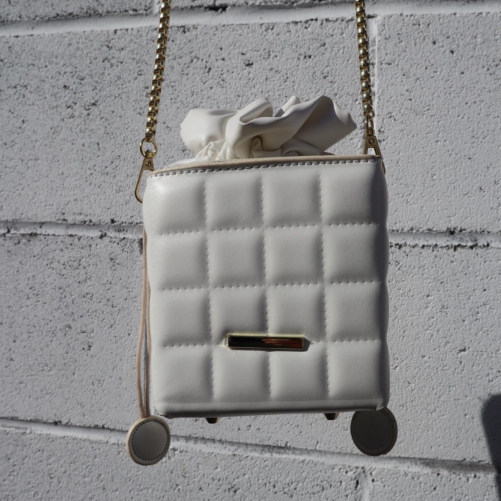 Elegant White Quilted Shoulder Bag